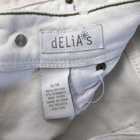 Junior’s White Delia’s Taylor Capri Pants Size 3/4 - Picture 5 of 8